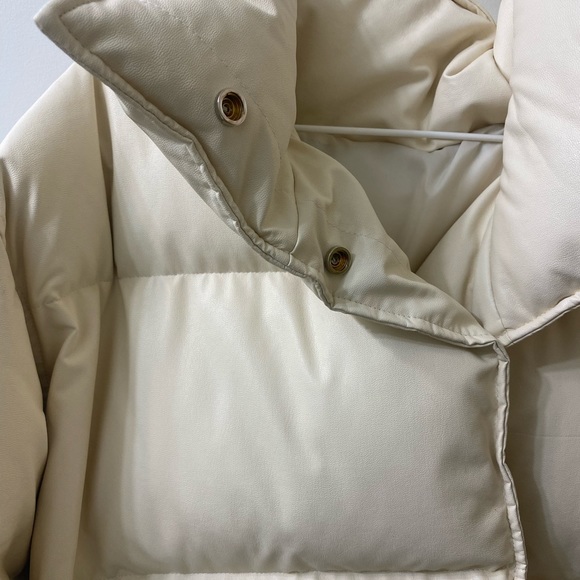 White puff jacket - Picture 2 of 4